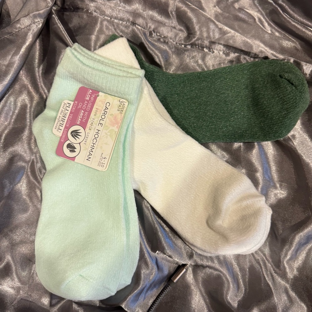Carole Hochman 3 pair socks, Mint, Forest Green & White!!